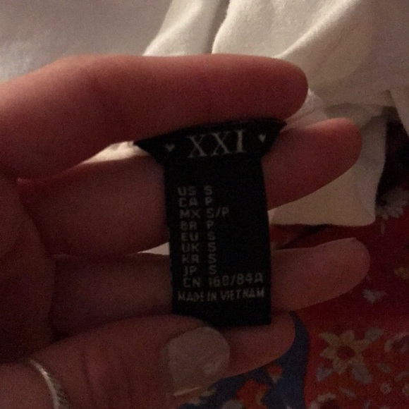 crop top - Picture 4 of 4